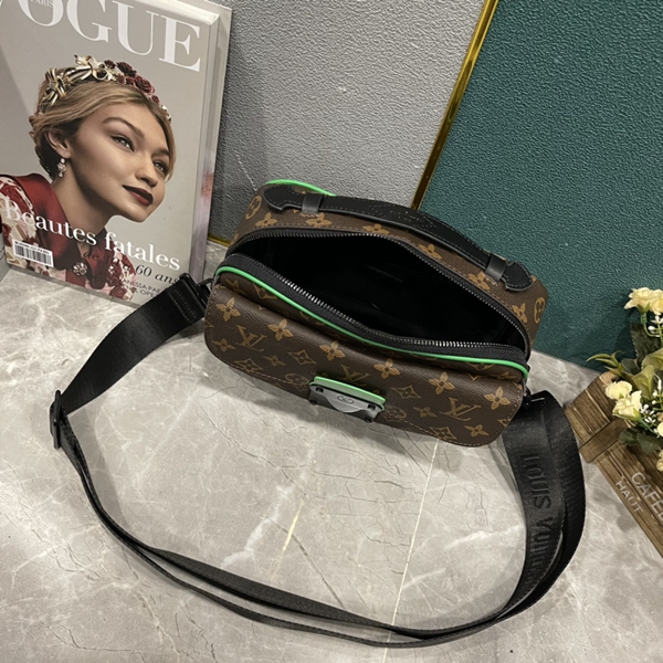 ルイヴィトンバッグ着用イメージ